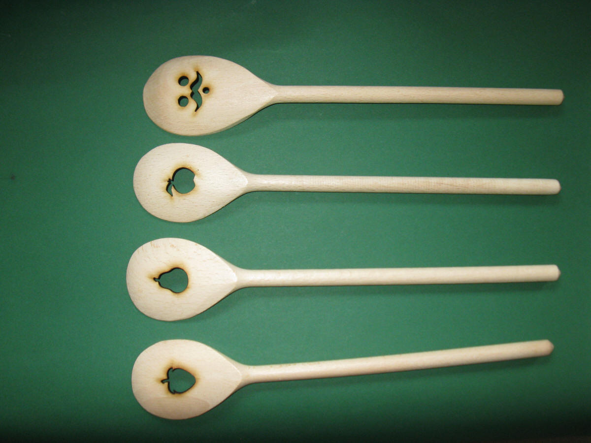 Cucharas con agujeros de PIKUSA